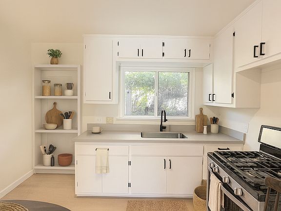 4th image of 6817 N Figueroa St #12