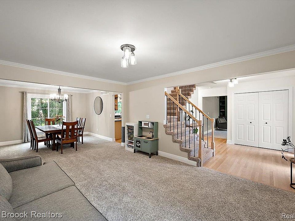 24435 Nantucket Dr, photo 11