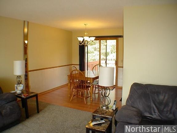 4th image of 485 222nd Ave NE