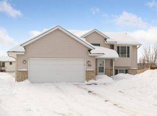 111 Dresden Ln, Waverly, MN 55390
