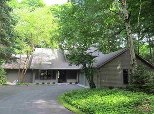 2176 Golfview Ct, Harbor Springs, MI 49740