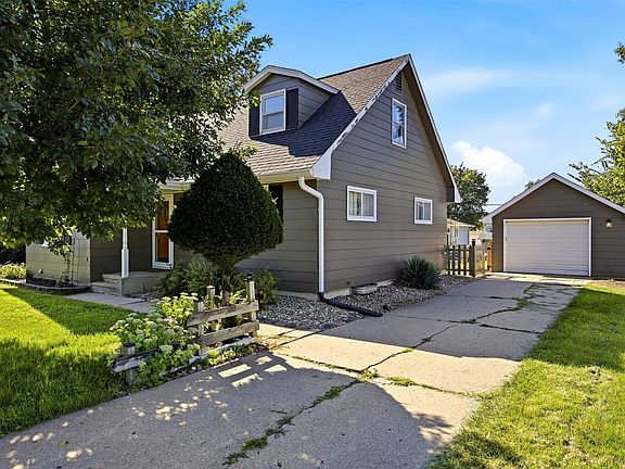 2nd image of 1565 Brockman Ave