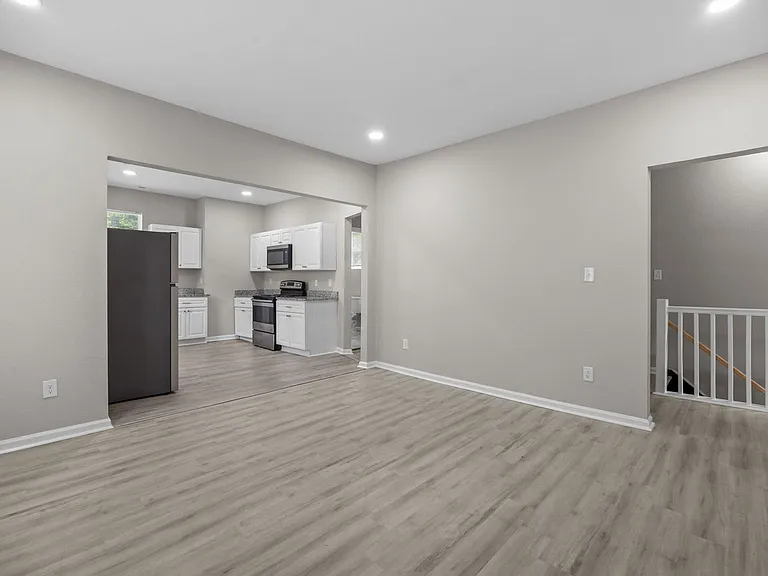 126 Linden Avenue — Photo 31