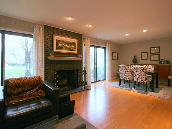 5th image of 704 Greenhills Dr