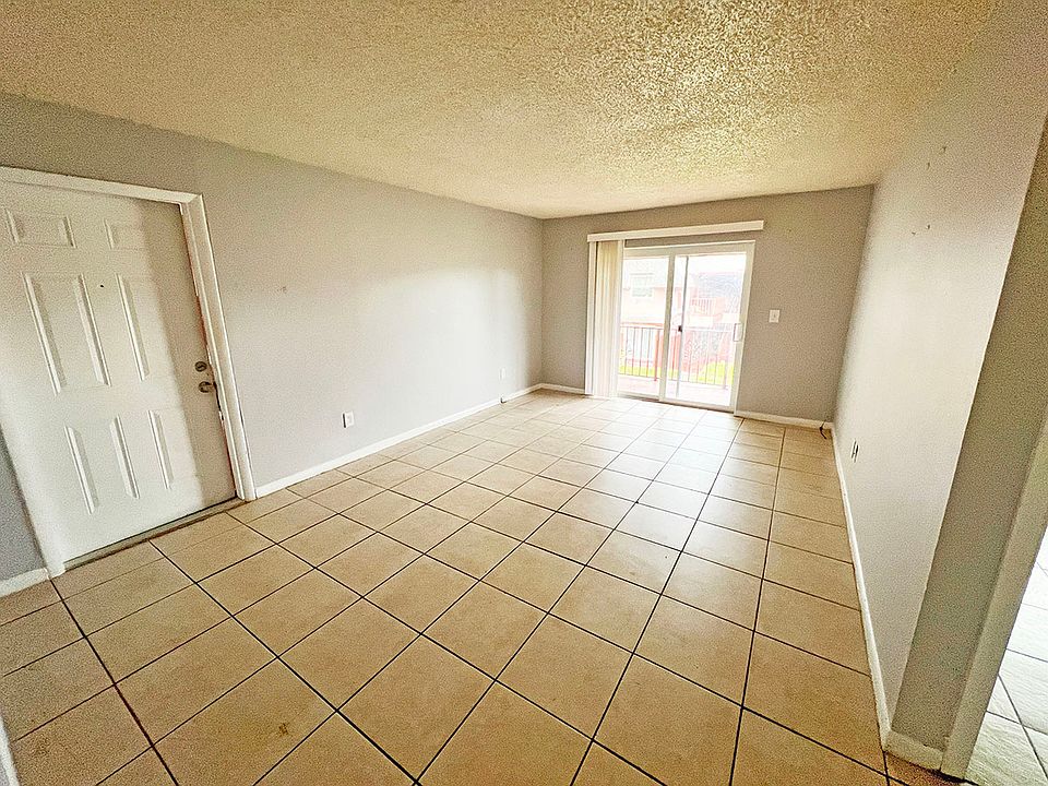 1st image of 2220 NW 59th Ave #36