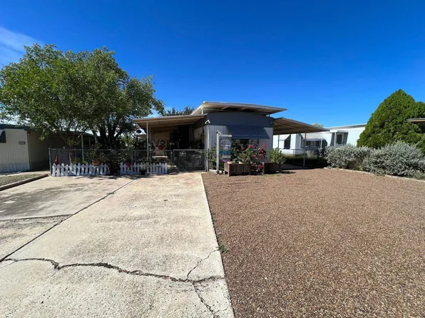 100 Blossum Blvd, Zapata, TX 78076