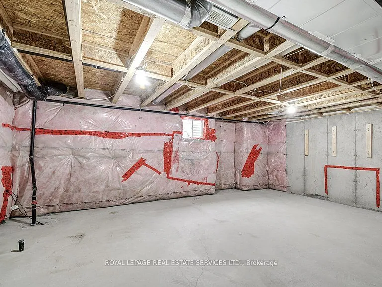 329 Gooding Cres — Photo 40