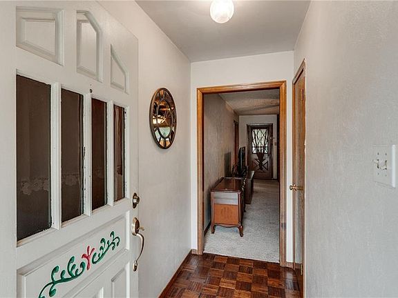 5th image of 8412 Springbrook Ct