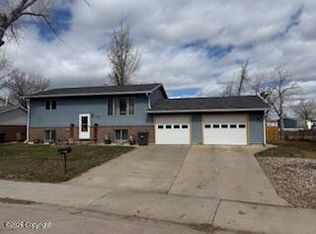 1602 Cimarron Dr, Gillette, WY 82716