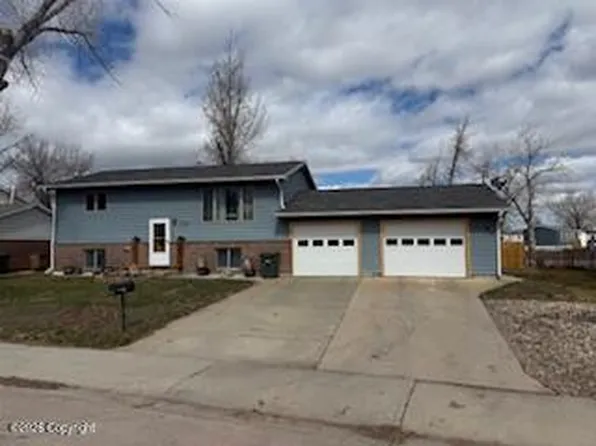 1602 Cimarron Dr, Gillette, WY 82716