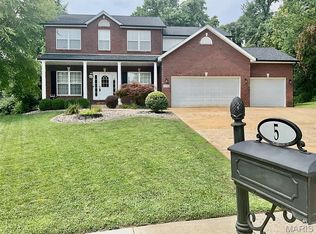 5 Bear Creek Ct, Glen Carbon, IL 62034