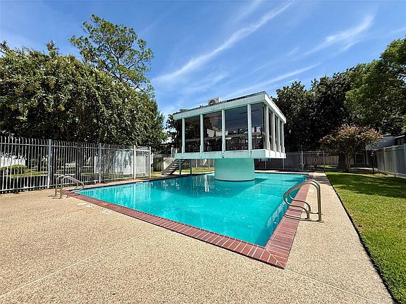 3rd image of 10183 Beekman Place Dr