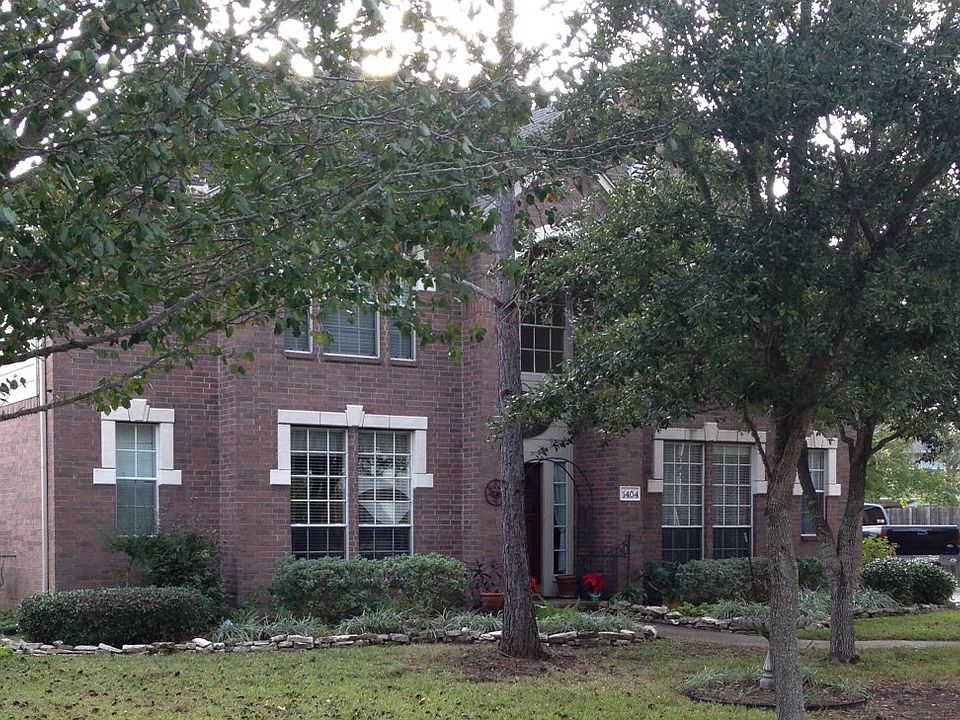 1st image of 1404 Pine Tree Ct