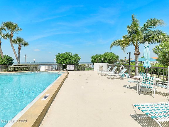5th image of 300 Columbia Dr #4042
