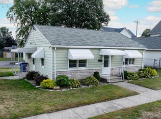 1704 Croghan St, Fremont, OH 43420