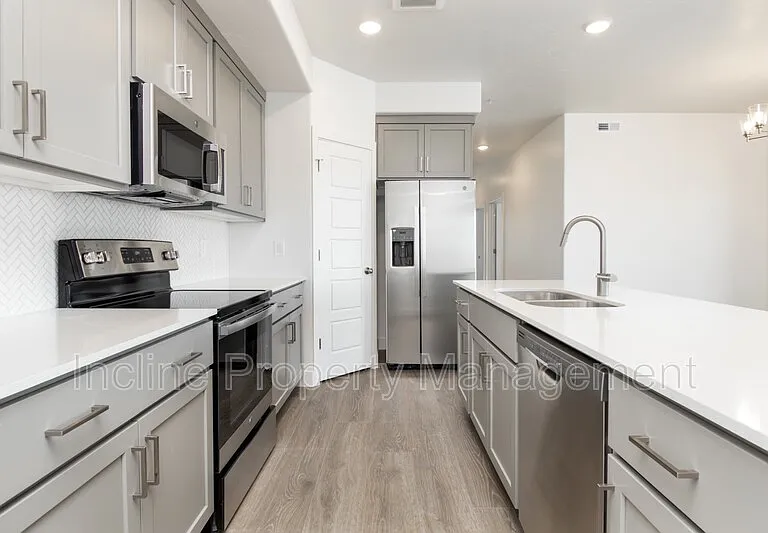 362 S 1080 W #A202 — Photo 7