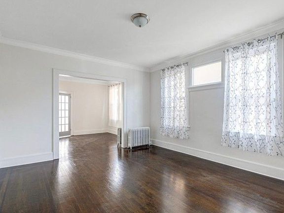 5th image of 116 Tremont Ave