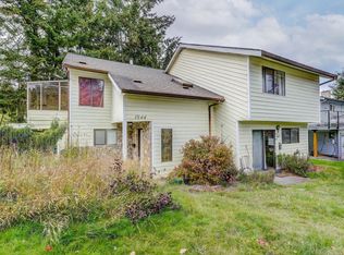 1544 Granada Cres, Saanich, BC V8N 2B8