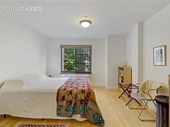 4th image of 939 Union St APT 3A