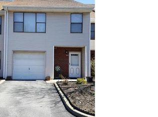 102 Deer Court Dr, Middletown, NY 10940