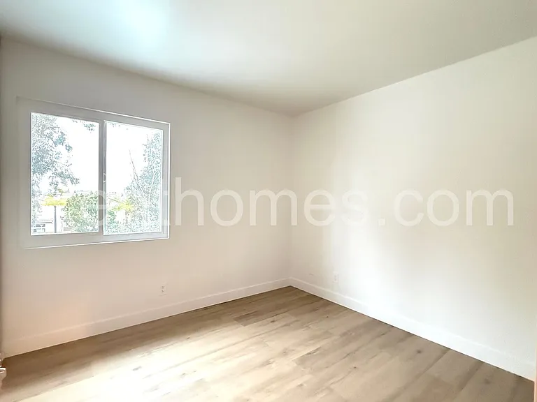 9342 Twin Mountain Cir — Photo 18