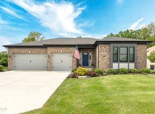 8948 Gloucester Rd, Woodridge, IL 60517