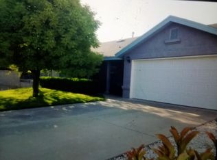 714 Garden Pl, Roswell, NM 88201