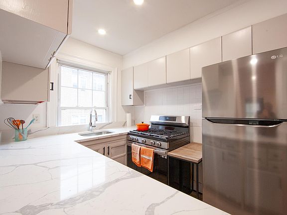 5th image of 395 Claremont Ave APT 2