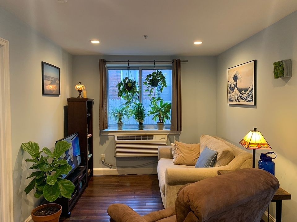 1st image of 31-36 47th St #1E