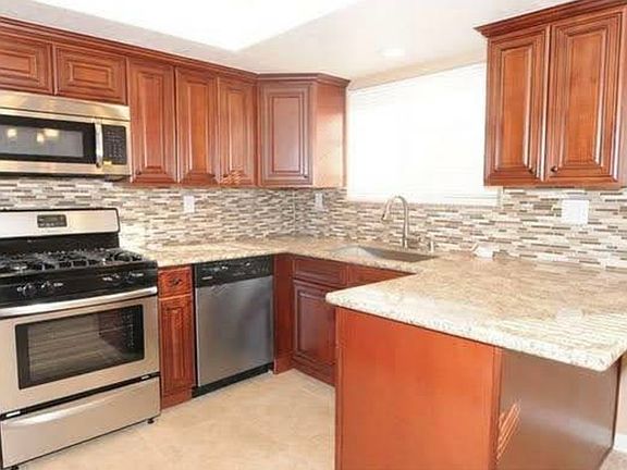 3rd image of 13940 Lemoli Ave
