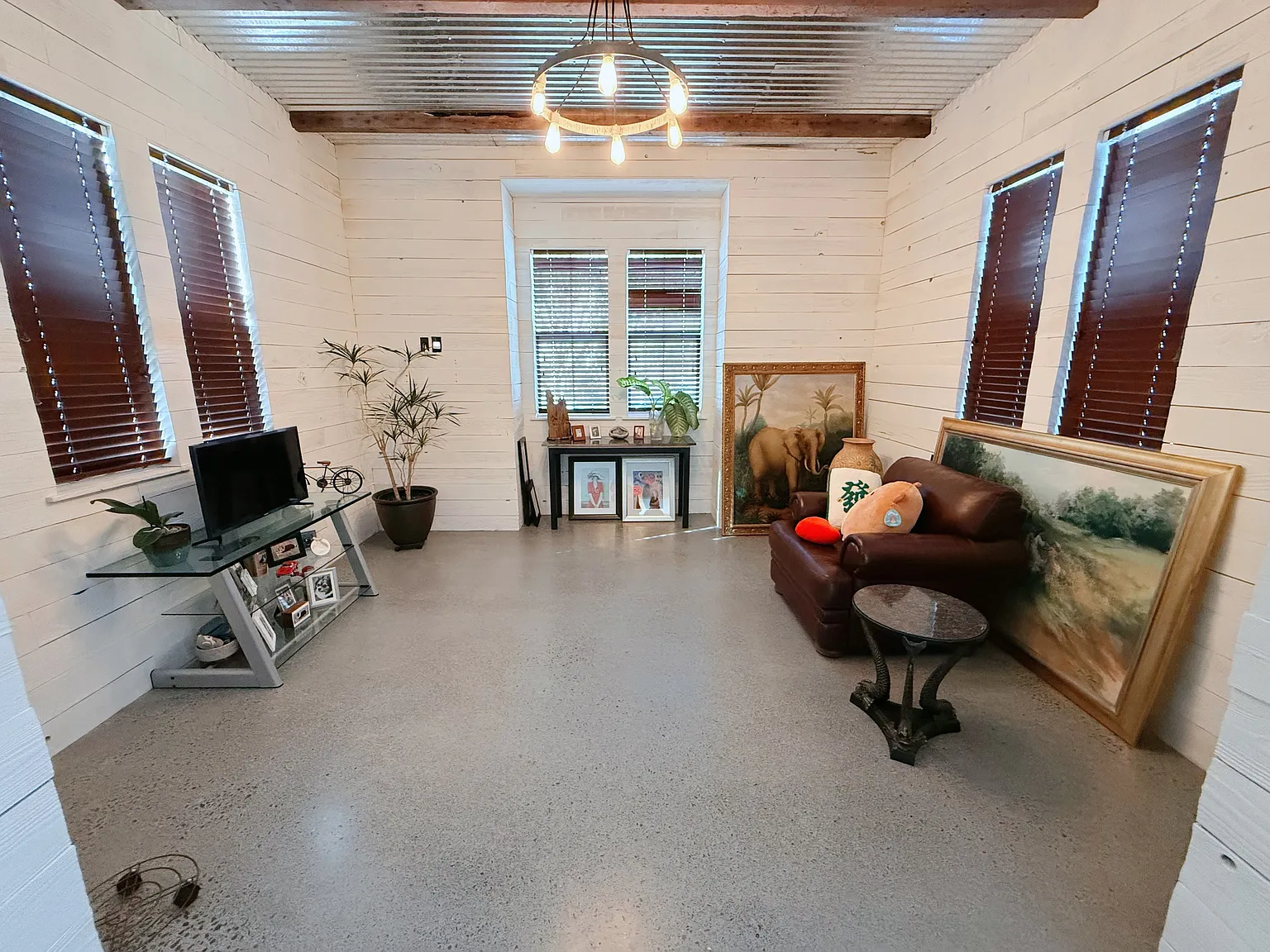 4 bed, 2382 sqft, $1,000 — Photo 4