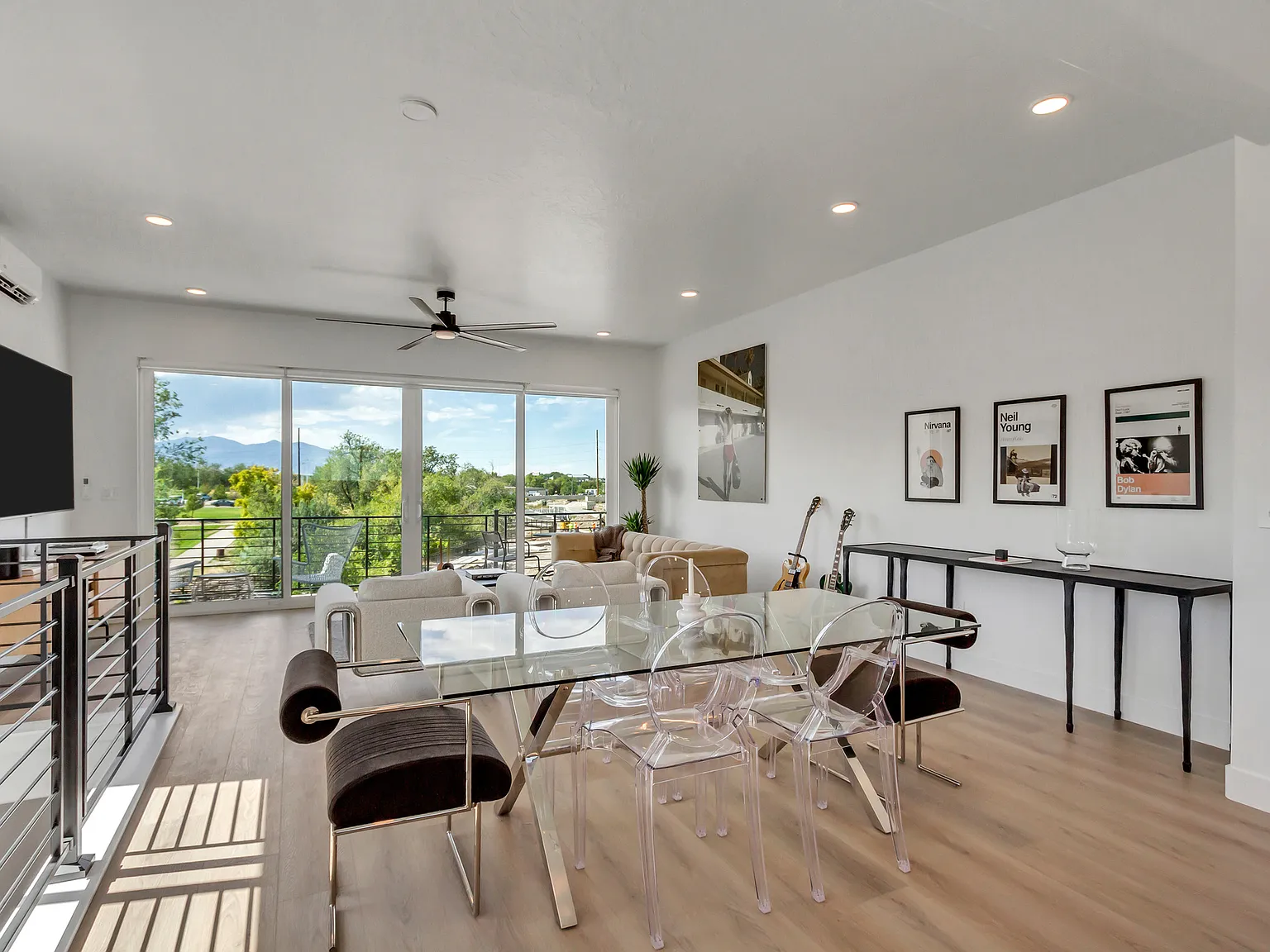 3 bed, 3.5 bath, 1662 sqft, $2,400 — Photo 3