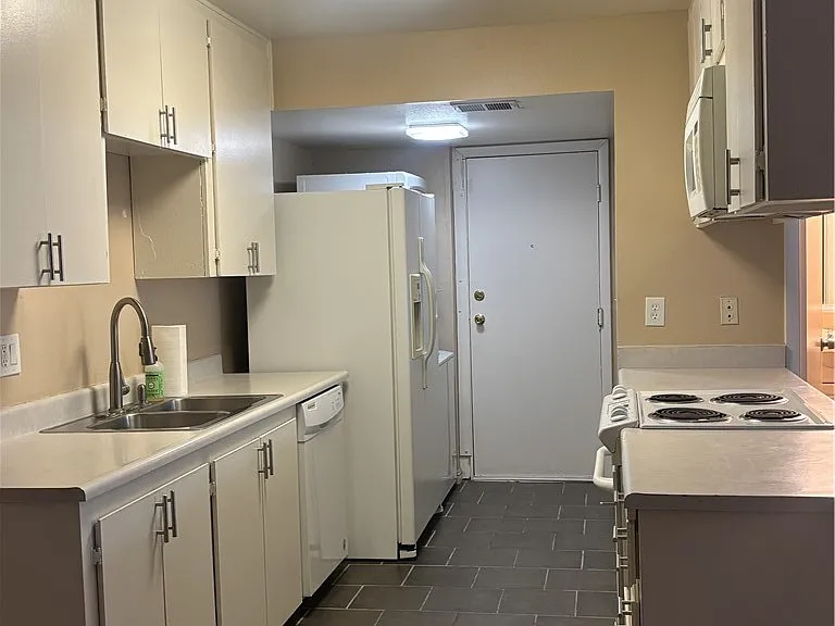 1470 Elizabeth Ave #3 — Photo 6