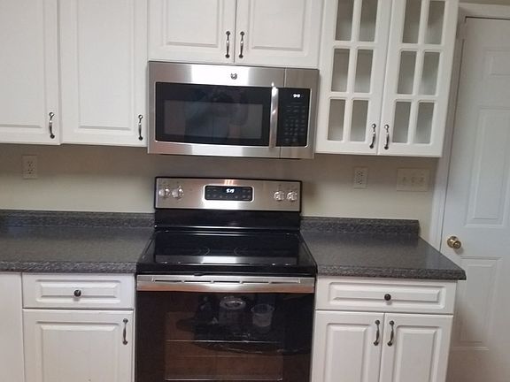 5th image of 22 Black Oak Ct