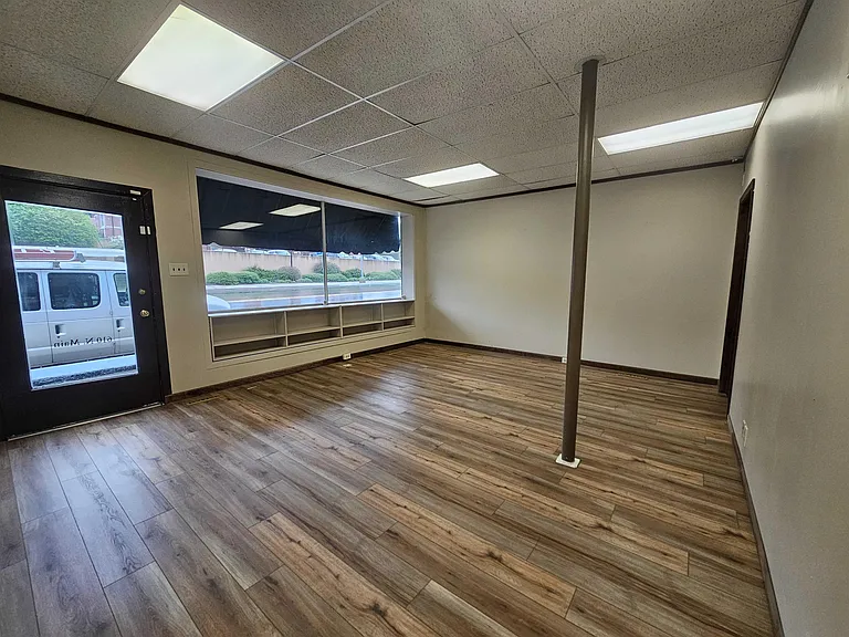 610 N Main St #1 — Photo 2