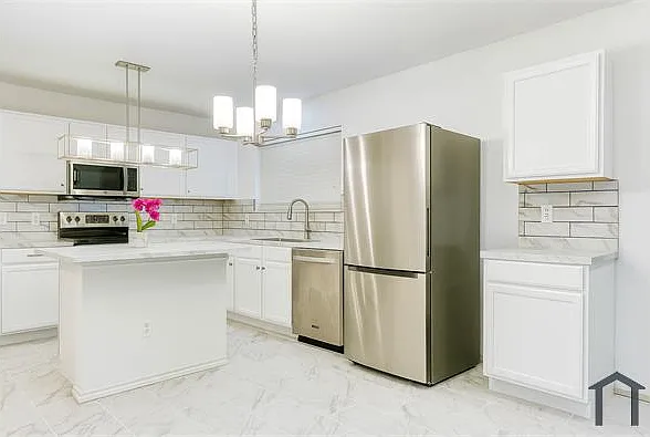 4 bed, 2812 sqft, $1,875 — Photo 1