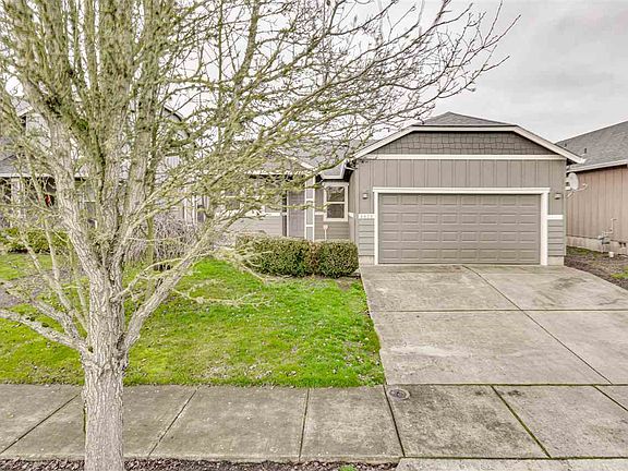 3rd image of 3923 Bentley Dr NE
