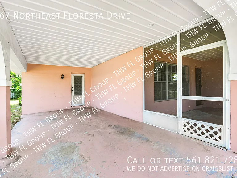 267 NE Floresta Dr — Photo 21
