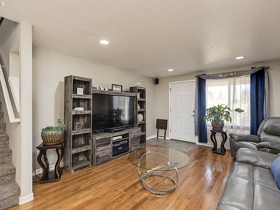 5th image of 5911 NE 54th St