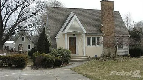 163 Orchard Ave photo 1