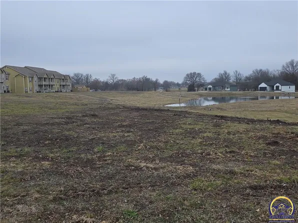 823 W 17th St, Ottawa, KS 66067