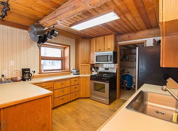 3rd image of 161 Reynolds Ln