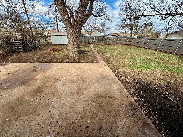 3242 Melinda Ln — Photo 22