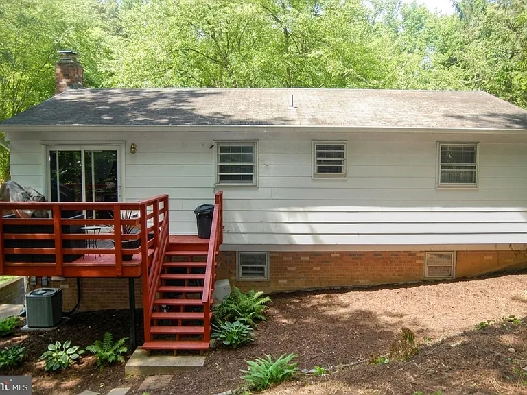 9009 Orange Hunt Ln — Photo 4