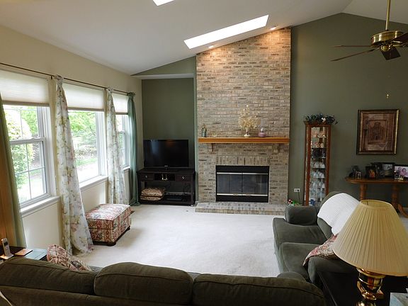 4th image of 293 Enfield Ln
