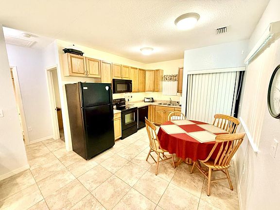 4th image of 1528 1/2 41st Ave N
