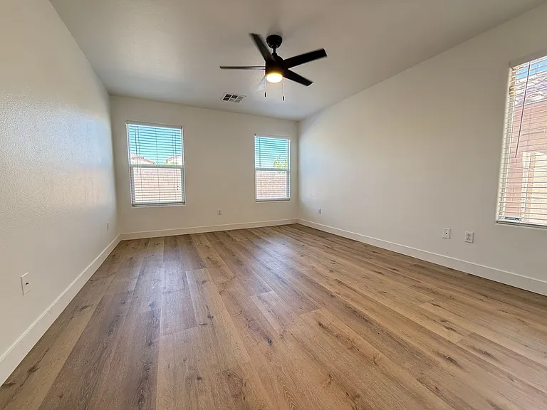 11087 Deluna St — Photo 18