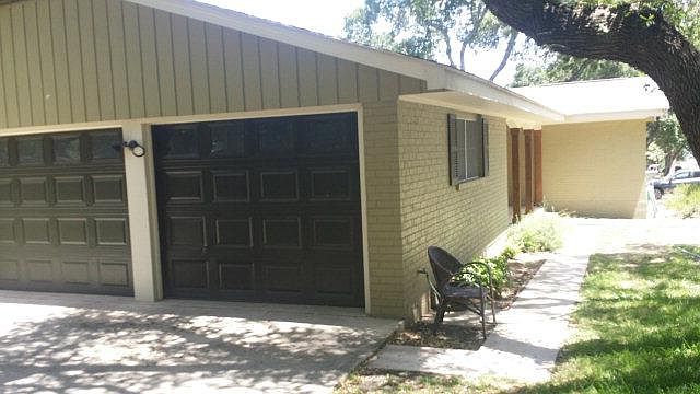 2nd image of 830 Twin Oaks Dr
