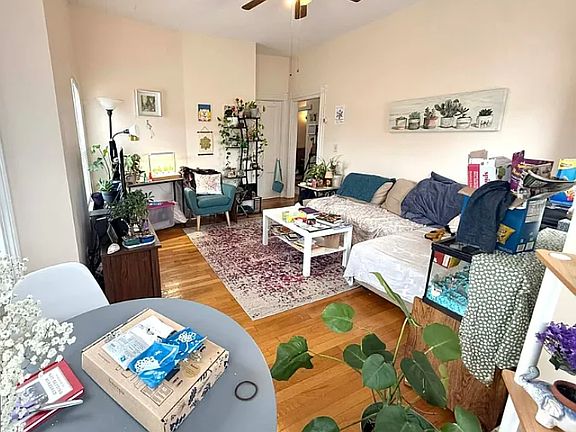 4th image of 98 Spring St #2