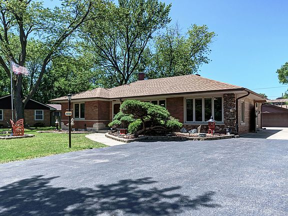 3rd image of 10708 S Plahm Ct